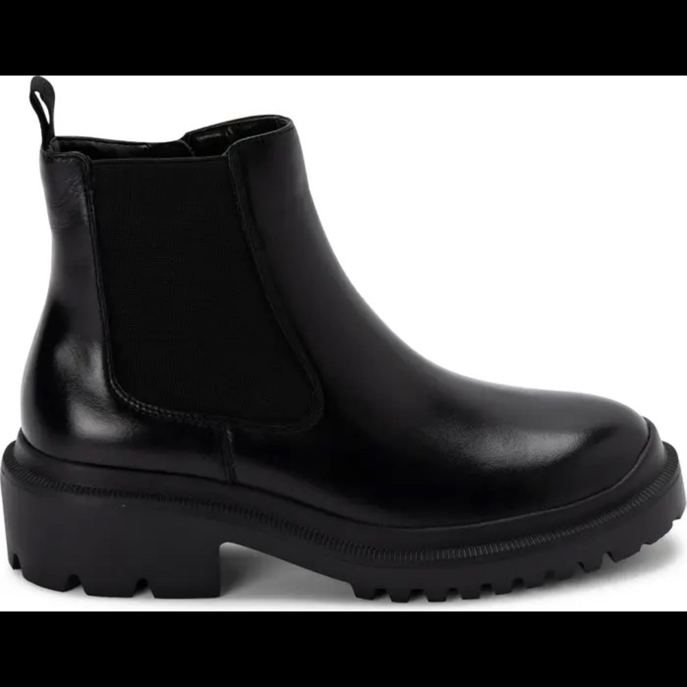 Blondo Chelsea Cayla boot. Great condition. Only warn a few times.